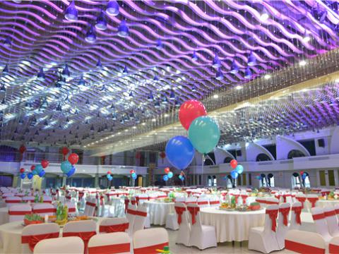 圣诞不“剩单”，等你来造——尊龙凯时集团团委平安夜举行圣诞狂欢活动